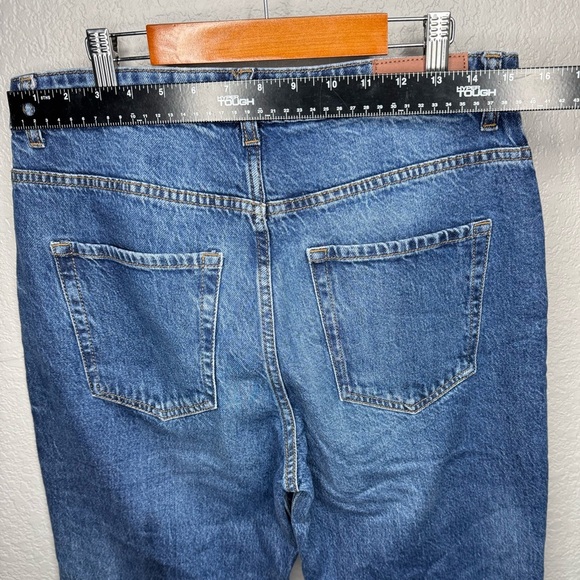 Zara women’s Blue Jeans - Picture 3 of 4